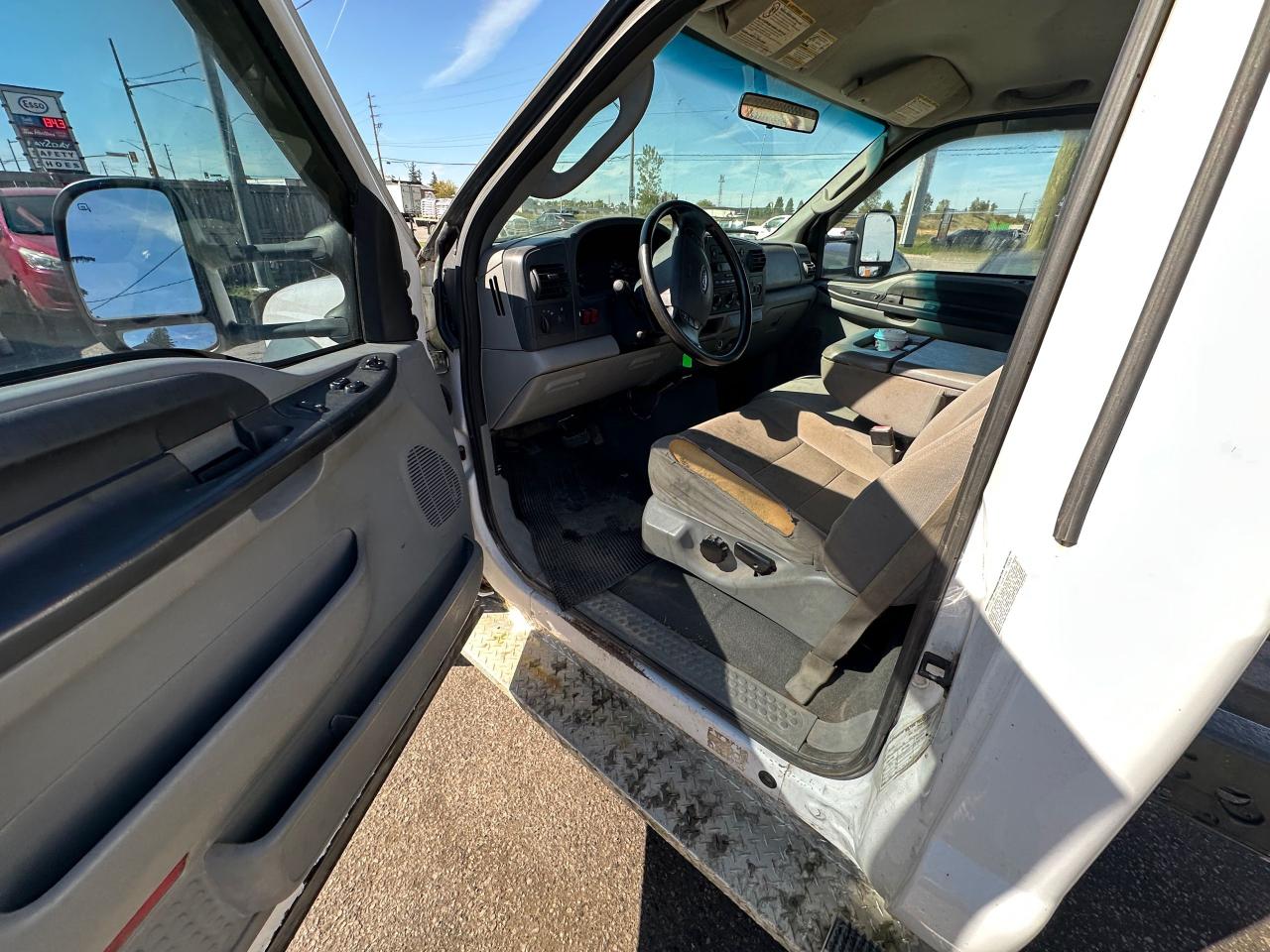 2005 Ford F-550 XLT, DIESEL, 5TH WHEEL,SERVICED, RUNS GREAT, AS IS - Photo #17