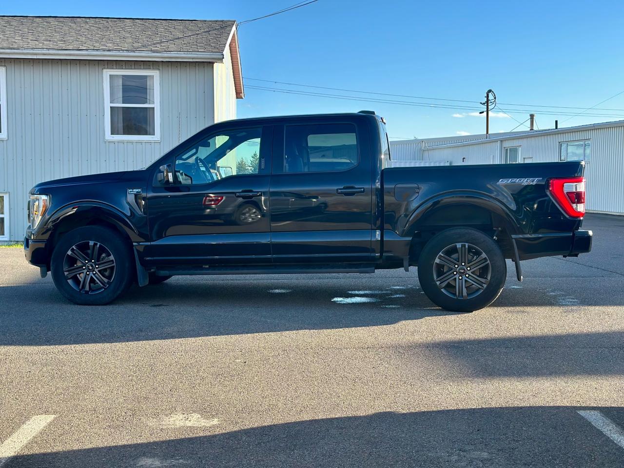 2022 Ford F-150 LARIAT 4X4 SUPERCREW W/ 1 OWNER Photo3