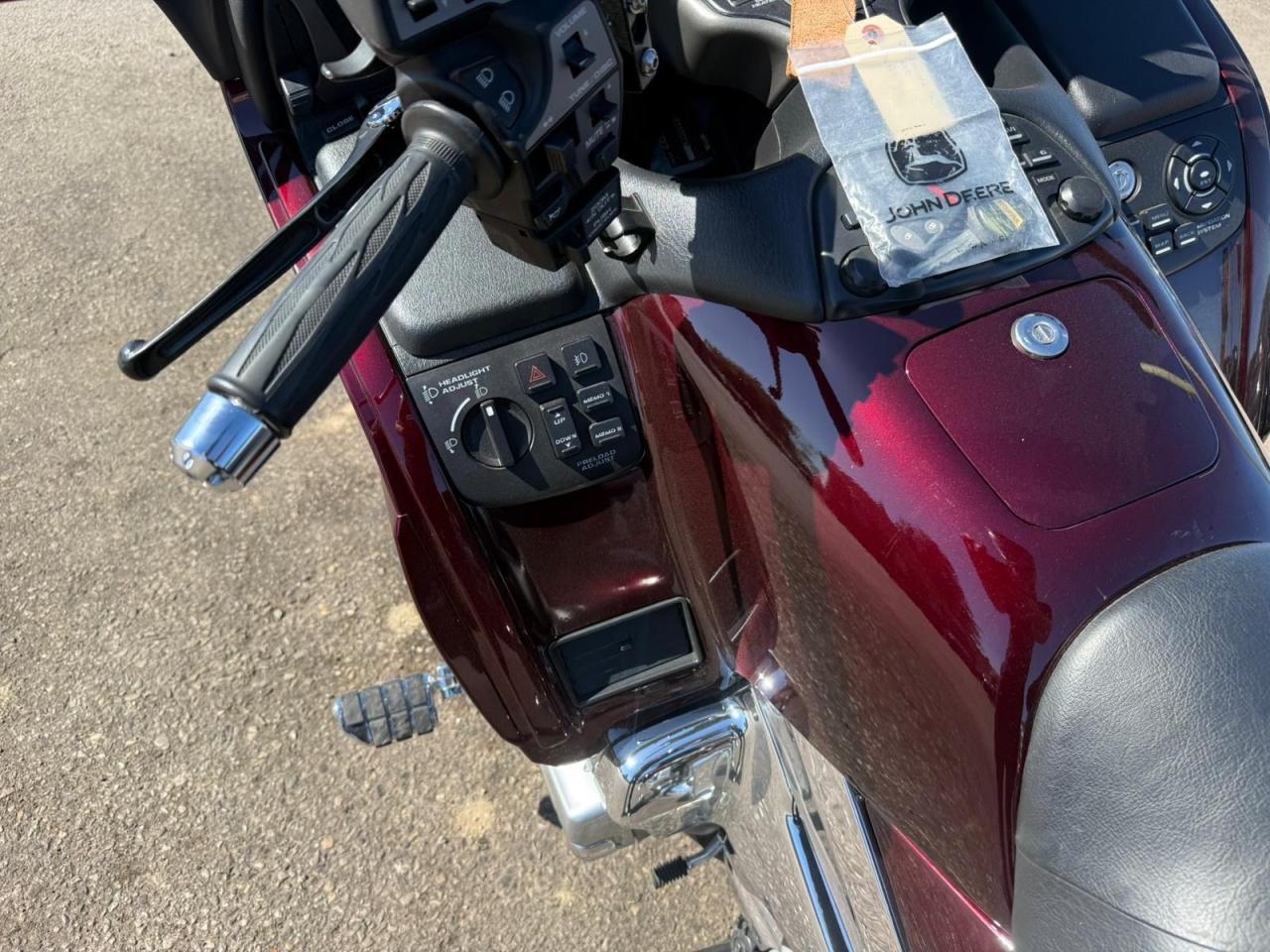 2007 Honda Gold Wing LOW KMS, MINT CONDITION, 1 OWNER, NO ACCIDENT - Photo #12