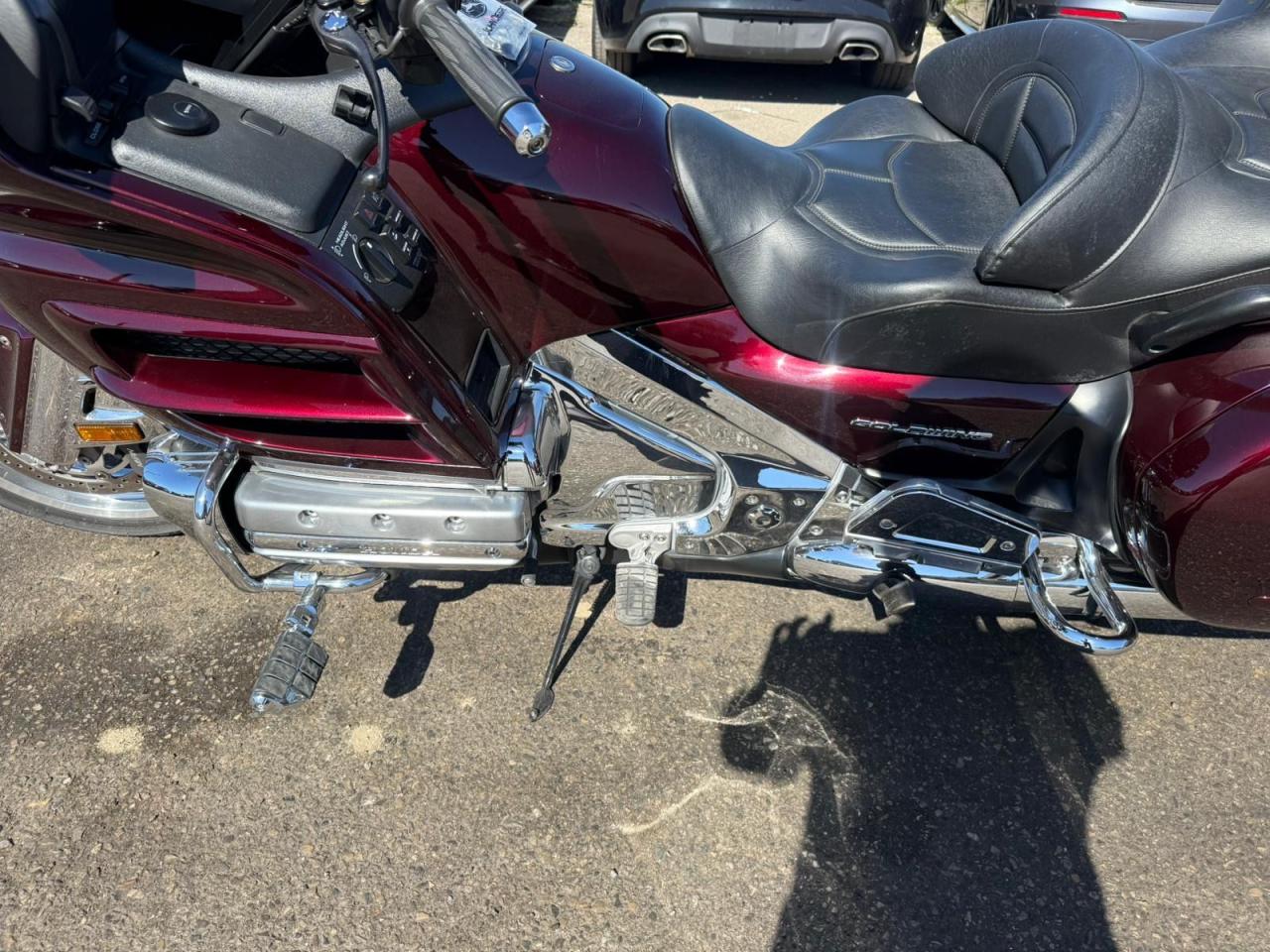 2007 Honda Gold Wing LOW KMS, MINT CONDITION, 1 OWNER, NO ACCIDENT - Photo #10