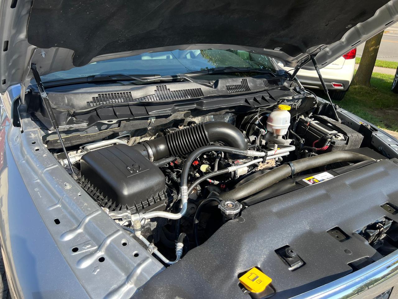 2023 RAM 1500 Classic SLT Low KM Backup Cam AWD FACTORY WARRANTY VALID - Photo #19