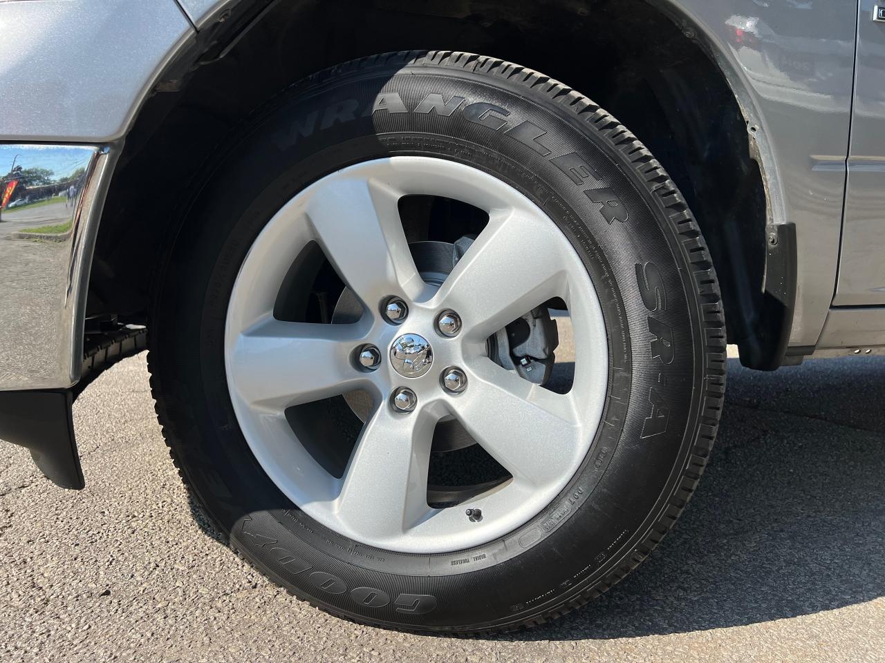 2023 RAM 1500 Classic SLT Low KM Backup Cam AWD FACTORY WARRANTY VALID - Photo #5