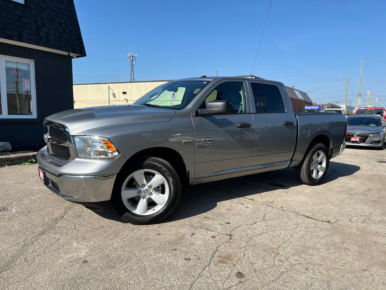 2023 RAM 1500 Classic SLT Low KM Backup Cam AWD FACTORY WARRANTY VALID - Photo #6
