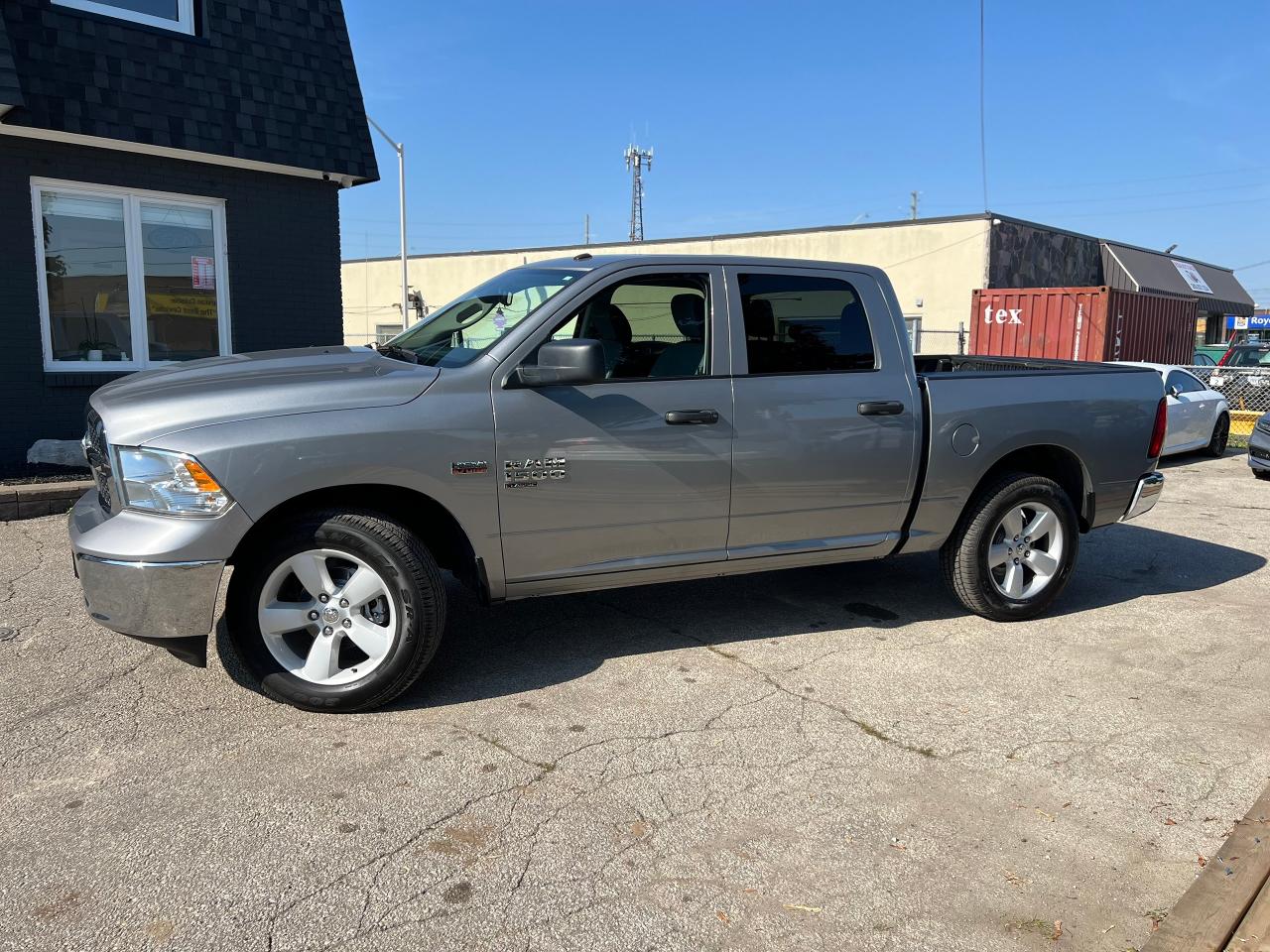 2023 RAM 1500 Classic SLT Low KM Backup Cam AWD FACTORY WARRANTY VALID - Photo #8