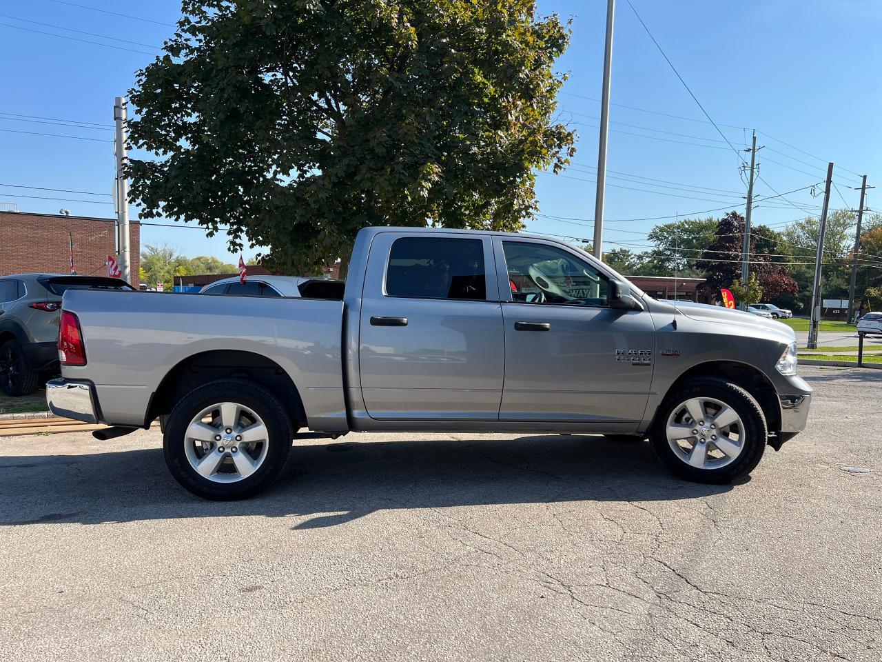 2023 RAM 1500 Classic SLT Low KM Backup Cam AWD FACTORY WARRANTY VALID - Photo #15