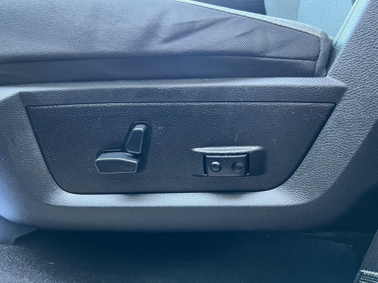 2023 RAM 1500 Classic SLT Low KM Backup Cam AWD FACTORY WARRANTY VALID - Photo #23