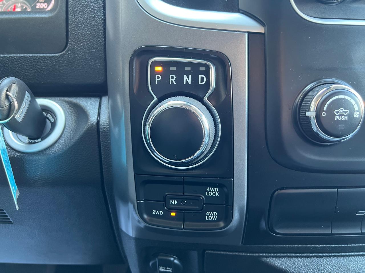 2023 RAM 1500 Classic SLT Low KM Backup Cam AWD FACTORY WARRANTY VALID - Photo #32