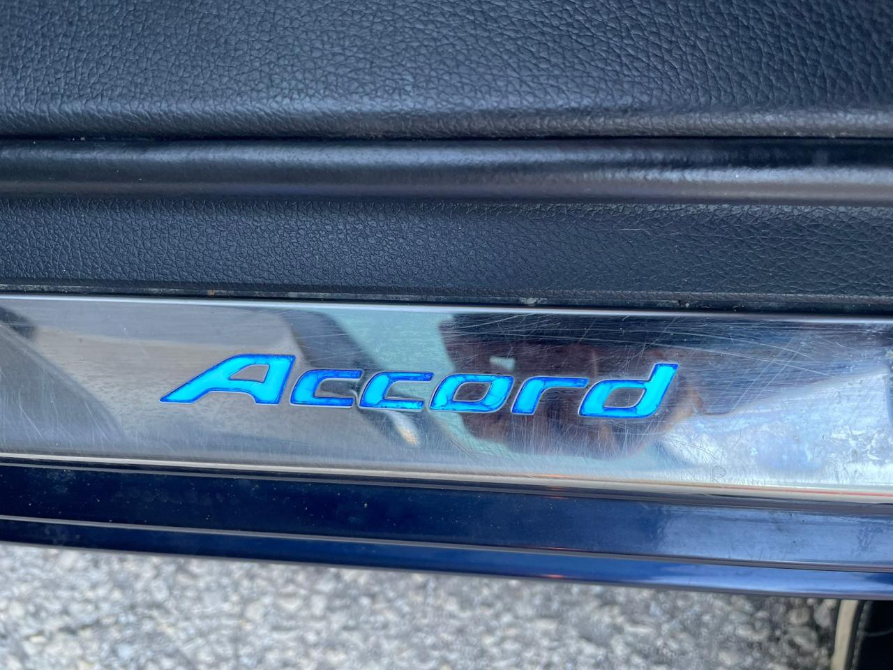 2015 Honda Accord TOURING NO ACCIDENT LEATHER NAVIGATION CERTIFED - Photo #16