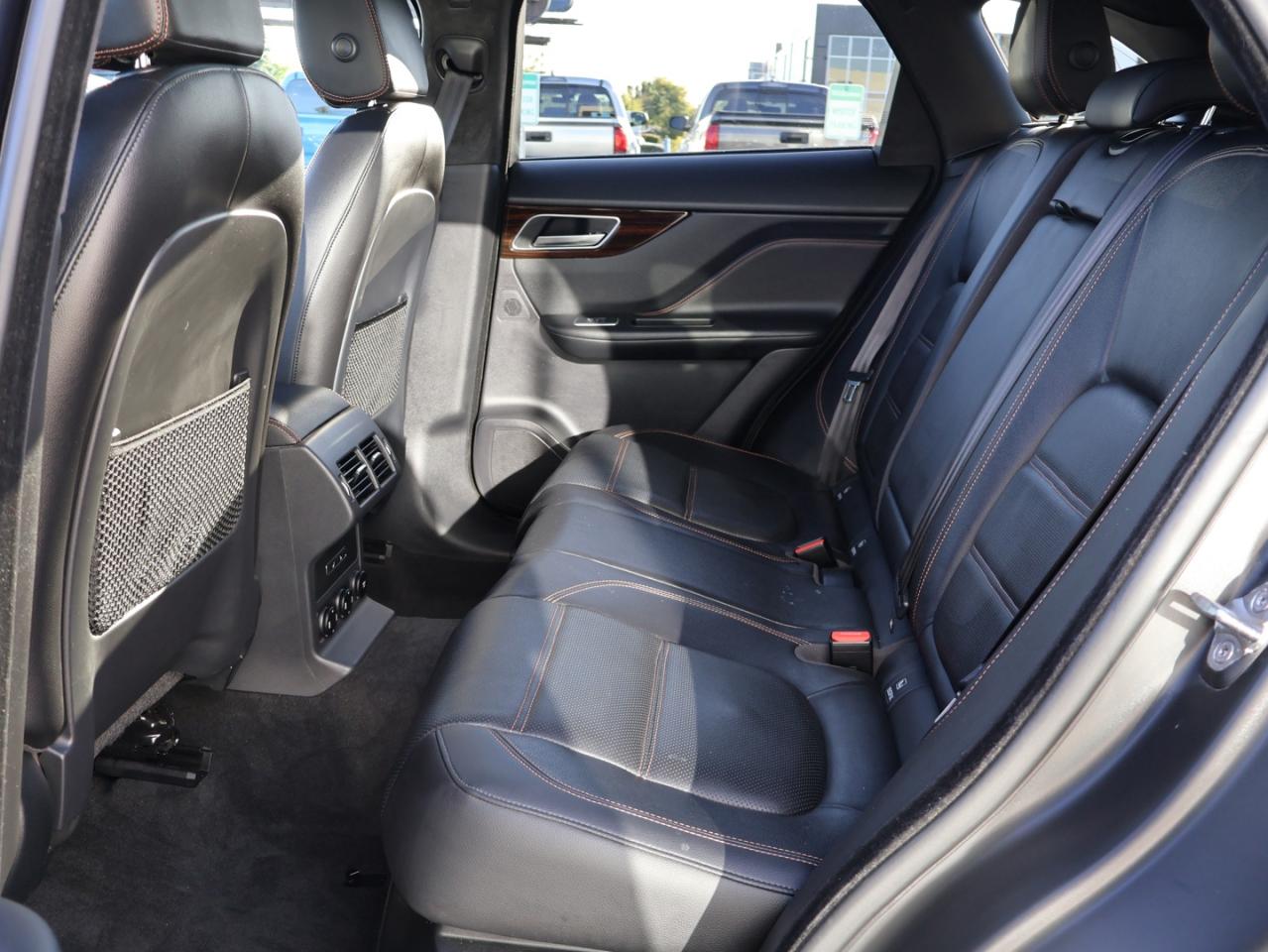2019 Jaguar F-PACE 20d PRESTIGE AWD CERTIFIED *JAGUAR MAINTAIN* CAMERA NAV BLUETOOTH LEATHER HEATED SEATS CRUISE ALLOYS - Photo #17