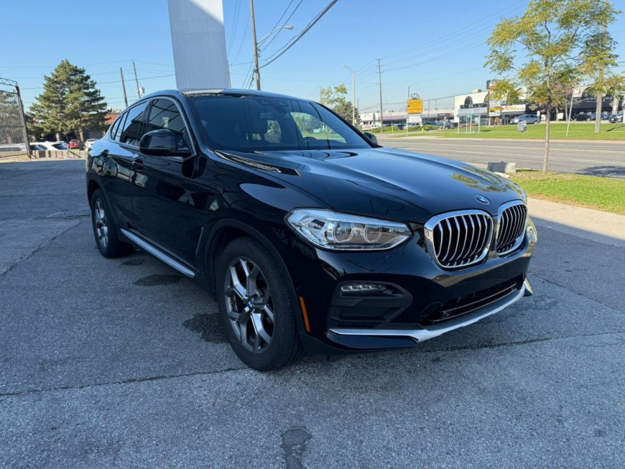 2021 BMW X4 XDRIVE30I/ PANO SUNROOF/ BLINDSPOT SIGNALS/ - Photo #3