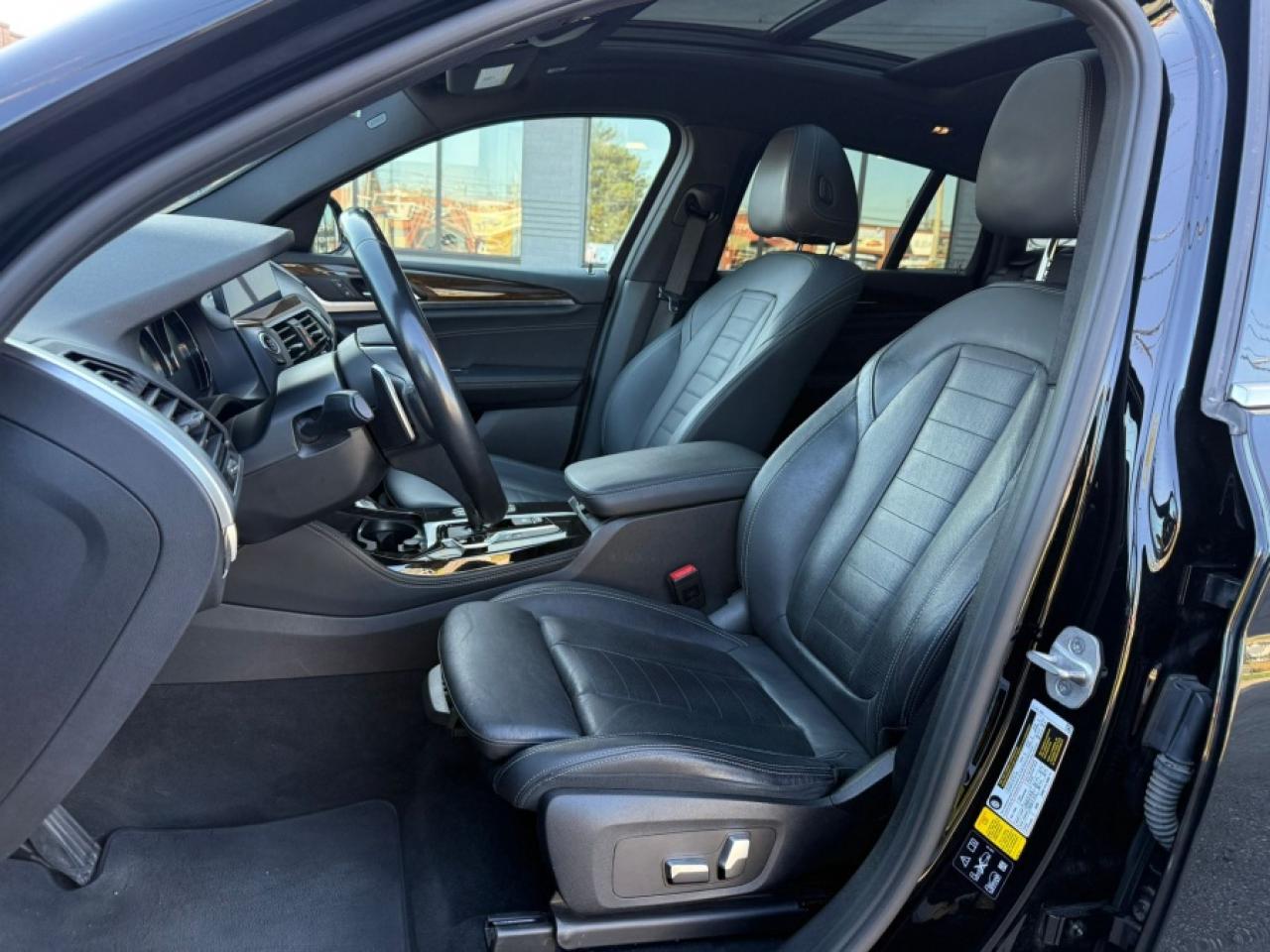 2021 BMW X4 XDRIVE30I/ PANO SUNROOF/ BLINDSPOT SIGNALS/ - Photo #13