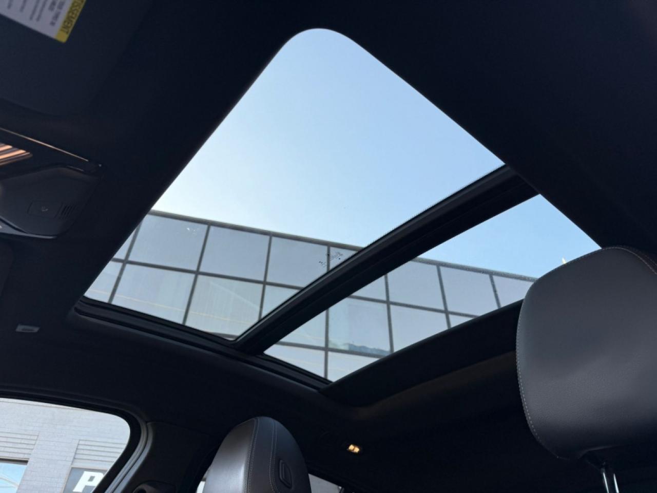 2021 BMW X4 XDRIVE30I/ PANO SUNROOF/ BLINDSPOT SIGNALS/ - Photo #12