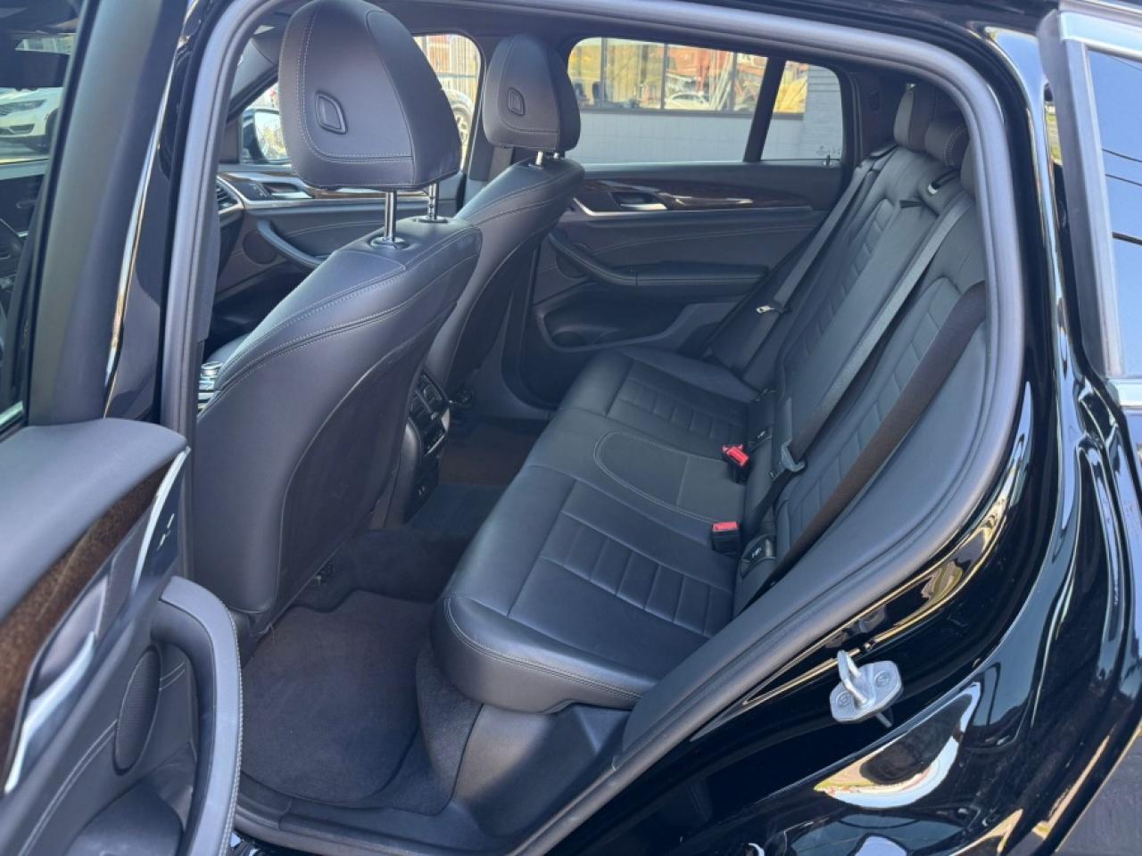 2021 BMW X4 XDRIVE30I/ PANO SUNROOF/ BLINDSPOT SIGNALS/ - Photo #17