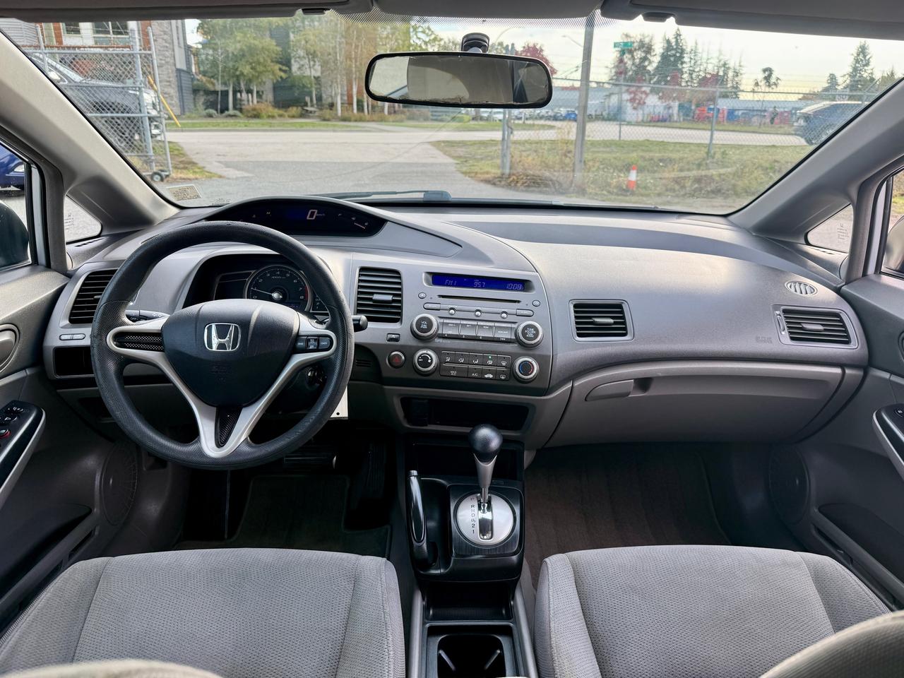 2010 Honda Civic FINANCING AVAILABLE Photo10