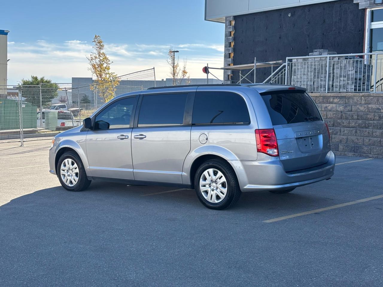 2019 Dodge Grand Caravan SE Photo2