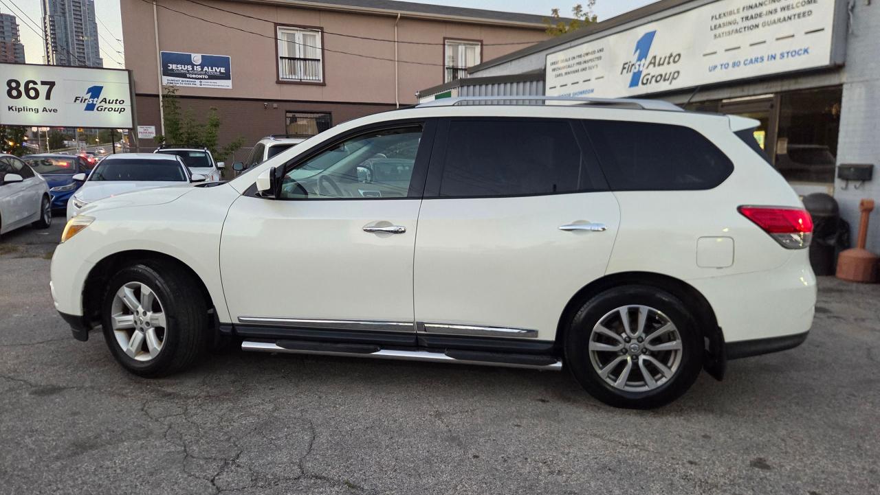 2016 Nissan Pathfinder SL PREMIUM - Photo #2