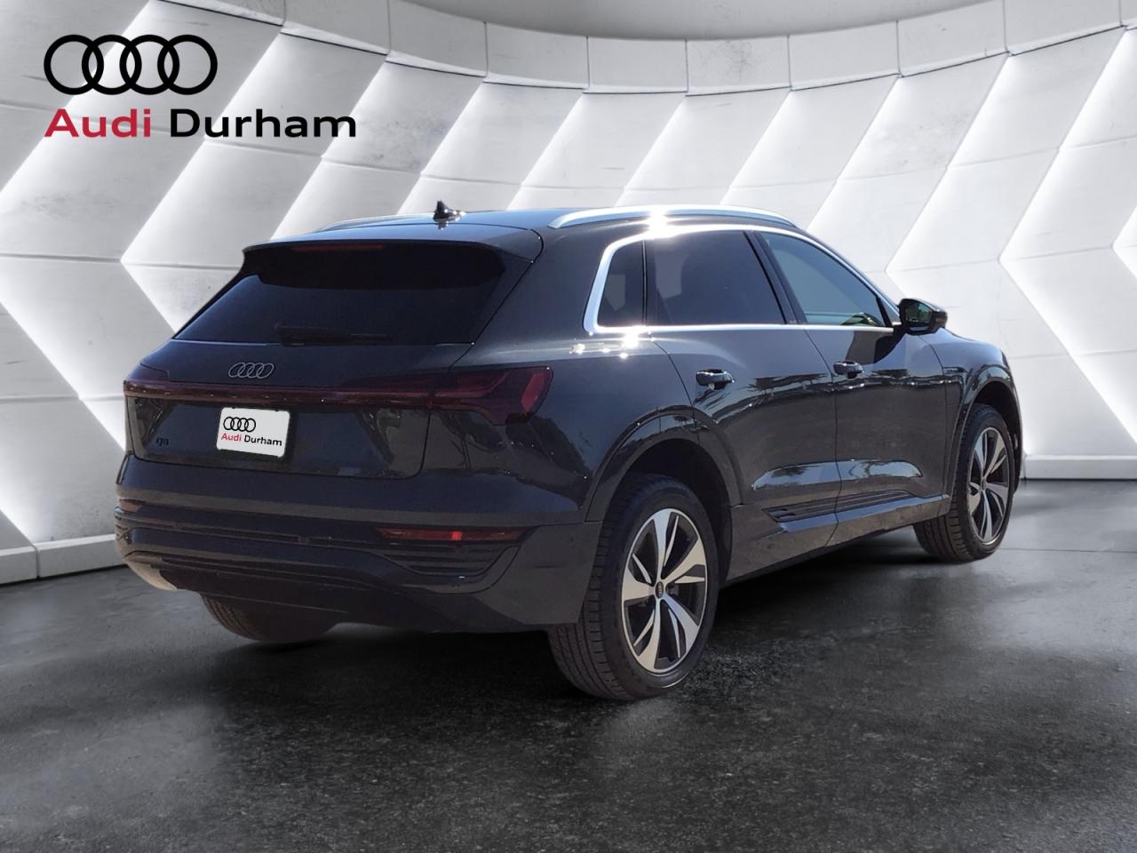 2024 Audi Q8 e-tron quattro + Technology Pkg | Low Kms! Photo3