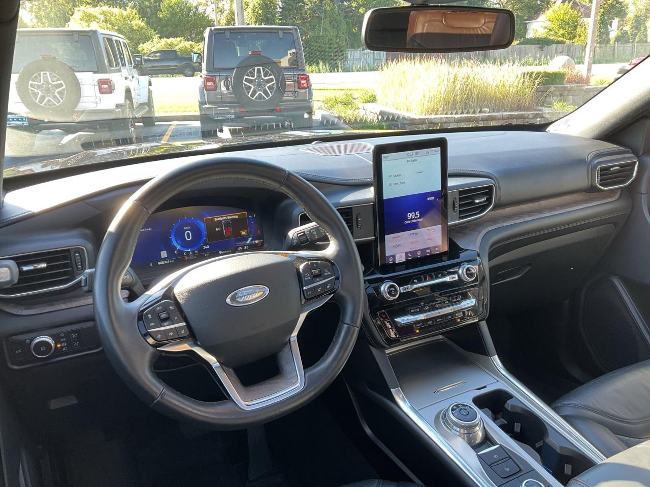 2022 Ford Explorer TECH PKG / B&O AUDIO / RMT START / TRAILER TOW Photo