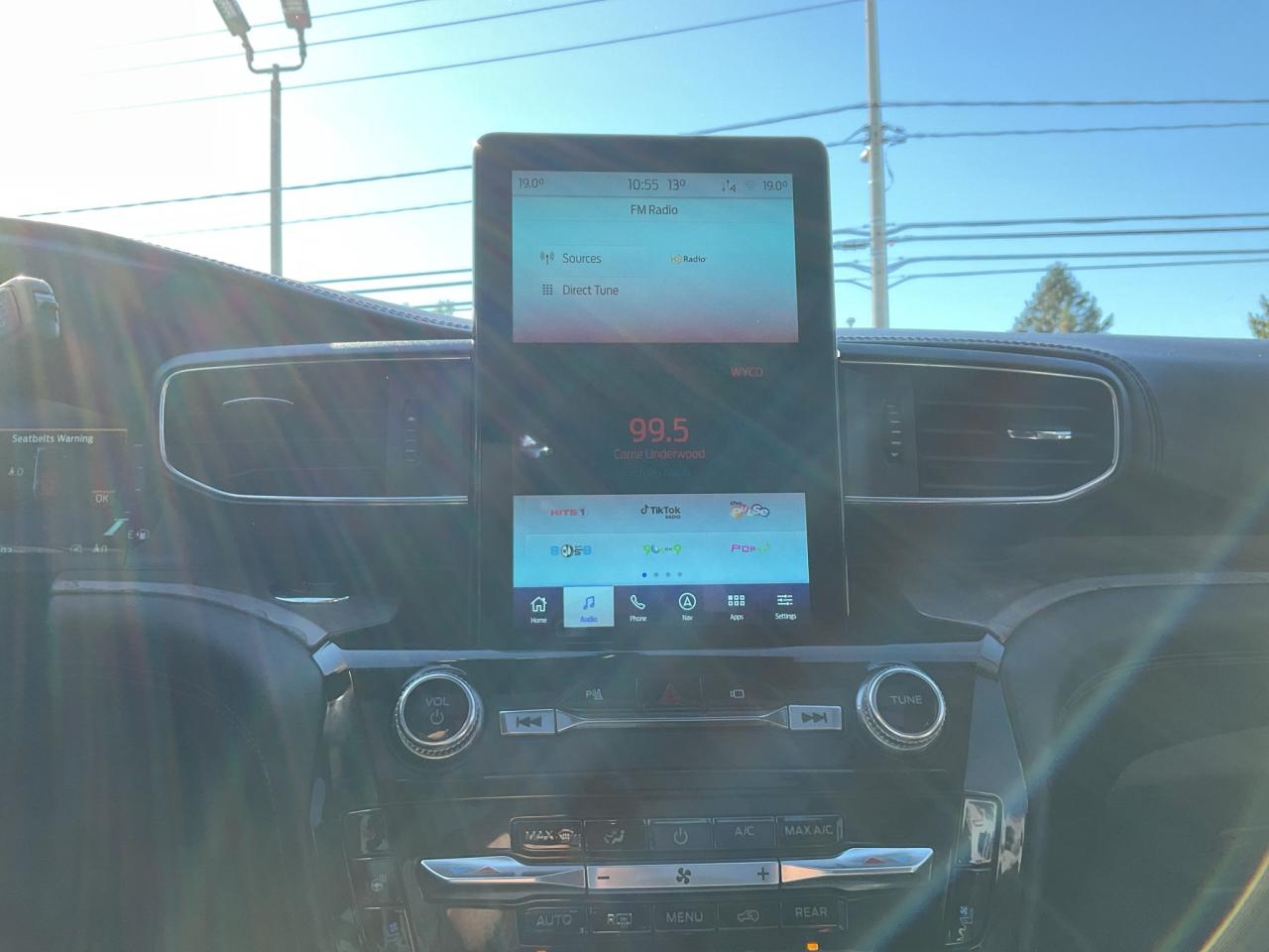 2022 Ford Explorer TECH PKG / B&O AUDIO / RMT START / TRAILER TOW Photo