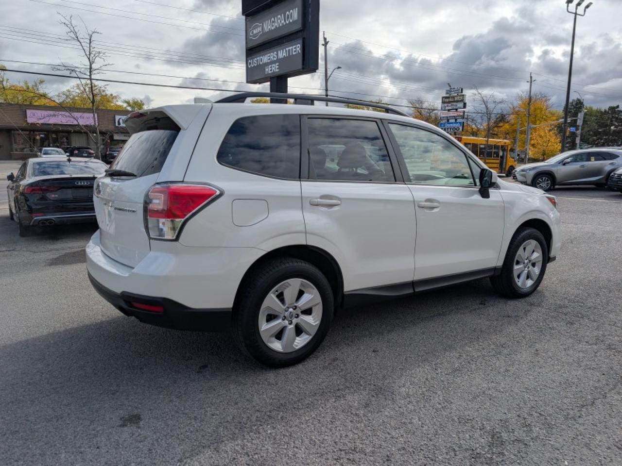 2018 Subaru Forester 2.5i Convenience  **VERY LOW KMS** Photo4
