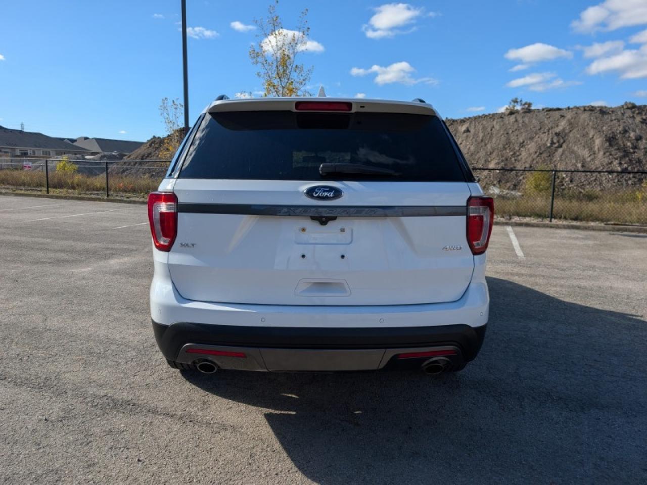 2017 Ford Explorer XLT  **TECH PKG - XLT APP. PKG** Photo3