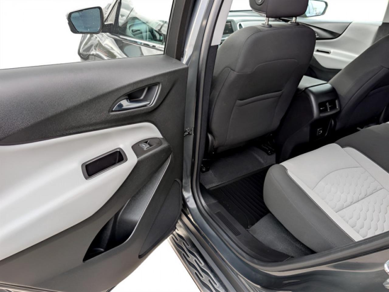 2019 Chevrolet Equinox LT w/1LT  **LOW KMS - 29 SERV. RECS.** Photo