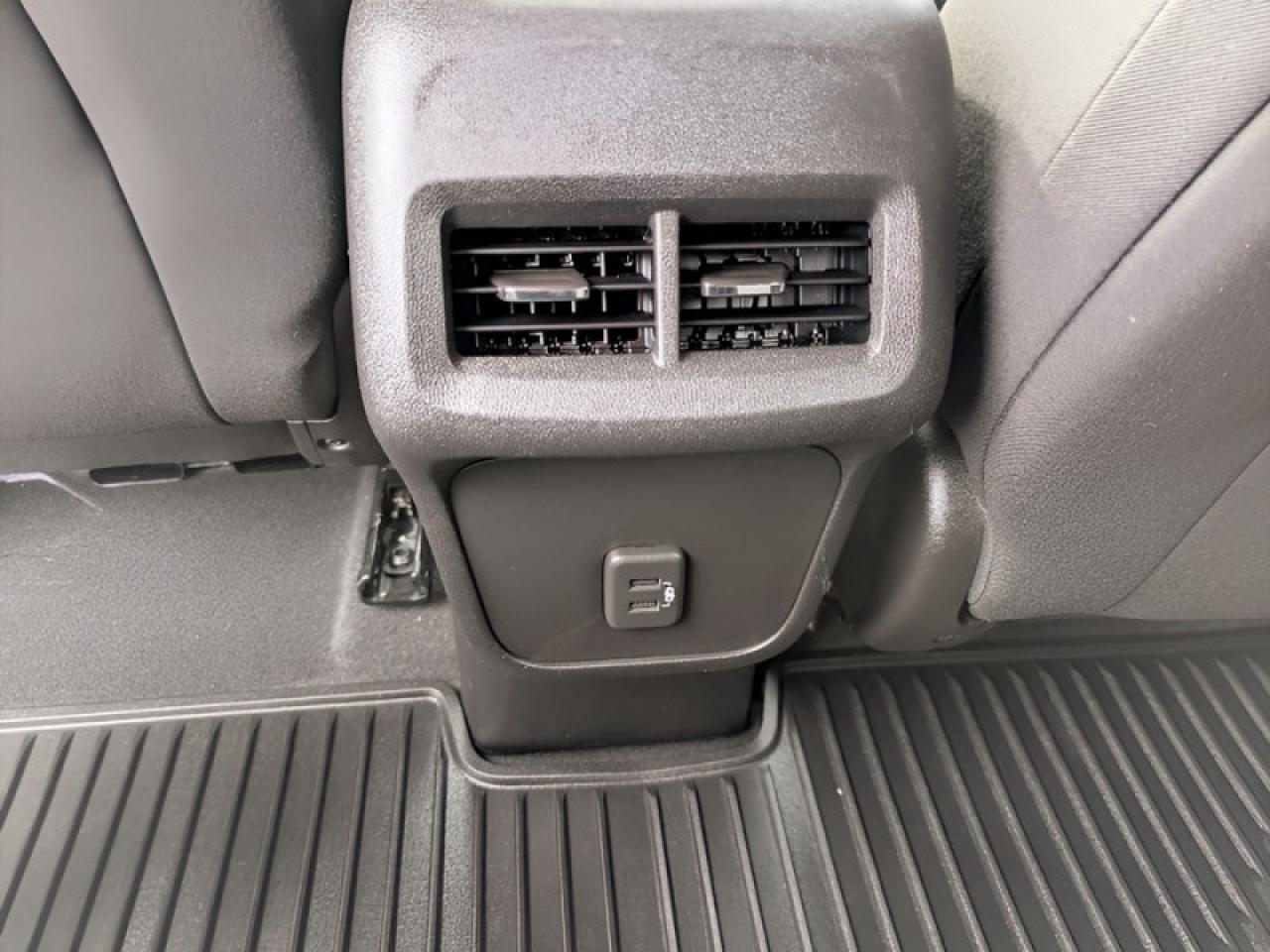 2019 Chevrolet Equinox LT w/1LT  **LOW KMS - 29 SERV. RECS.** Photo