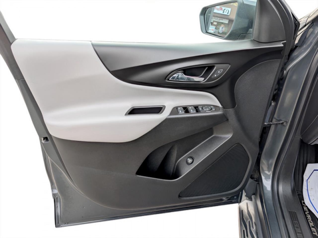 2019 Chevrolet Equinox LT w/1LT  **LOW KMS - 29 SERV. RECS.** Photo