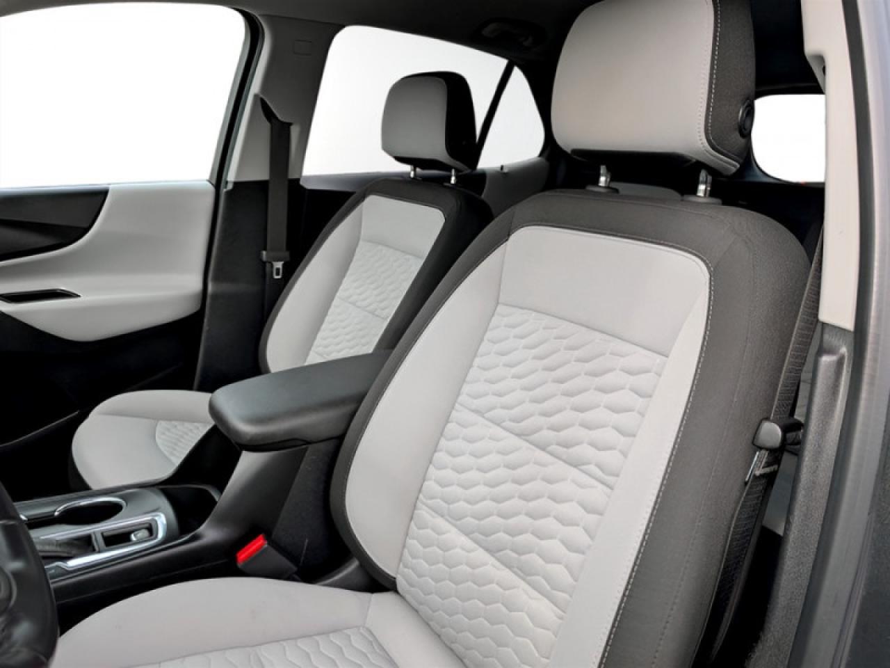 2019 Chevrolet Equinox LT w/1LT  **LOW KMS - 29 SERV. RECS.** Photo