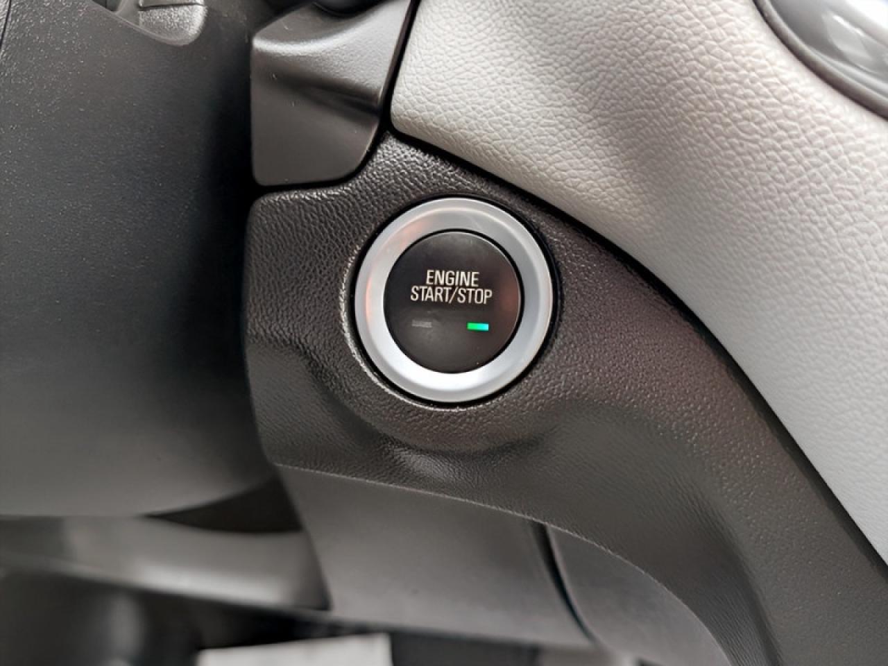 2019 Chevrolet Equinox LT w/1LT  **LOW KMS - 29 SERV. RECS.** Photo