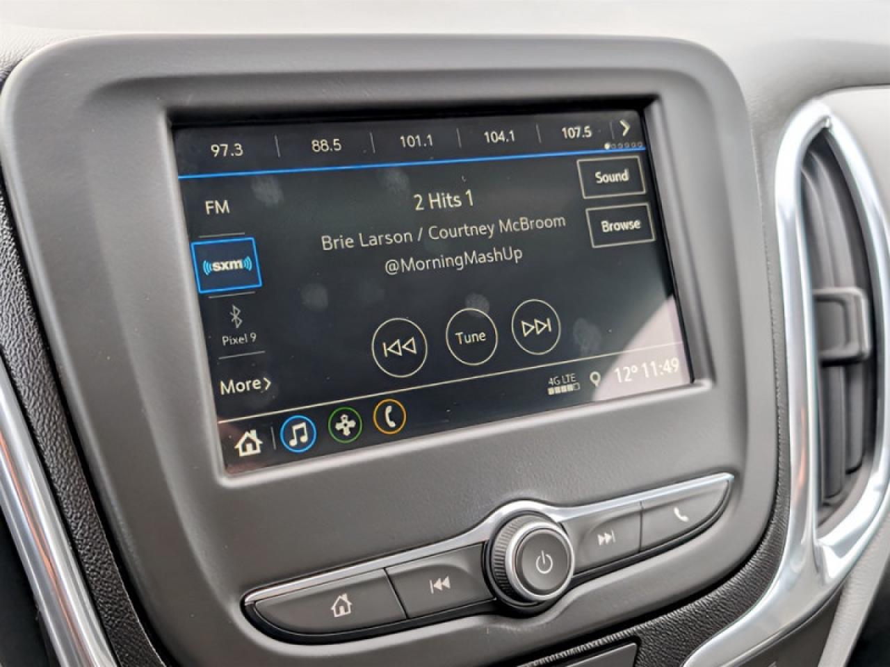 2019 Chevrolet Equinox LT w/1LT  **LOW KMS - 29 SERV. RECS.** Photo