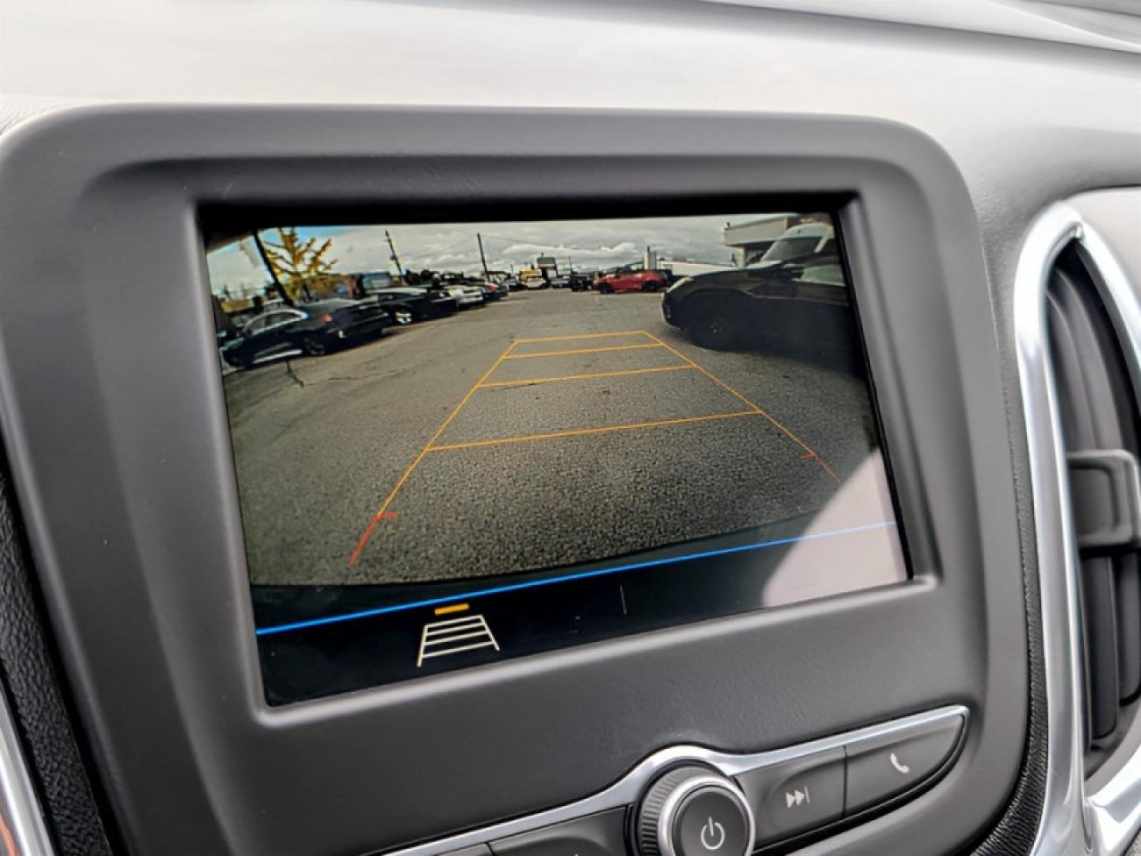 2019 Chevrolet Equinox LT w/1LT  **LOW KMS - 29 SERV. RECS.** Photo