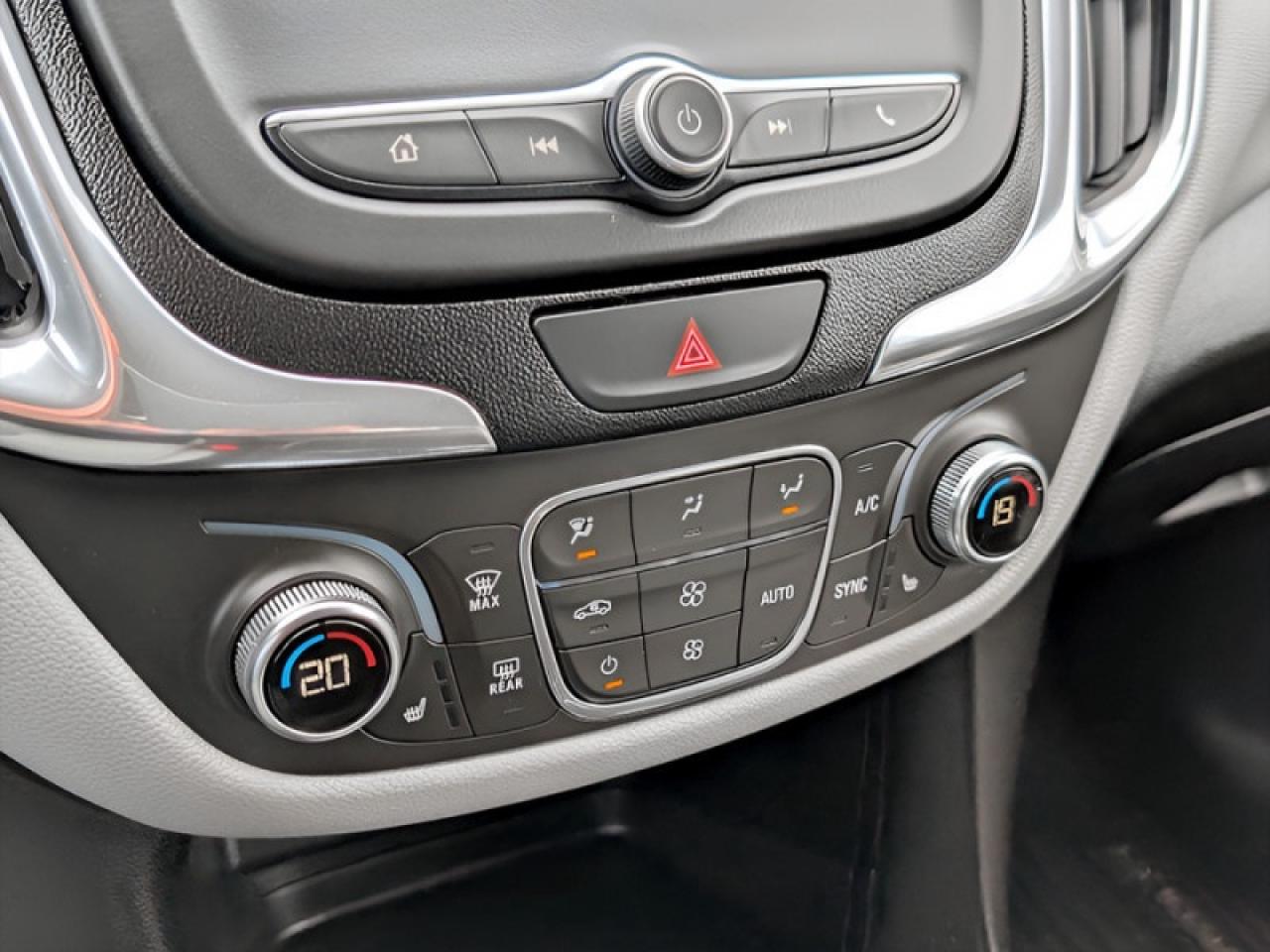 2019 Chevrolet Equinox LT w/1LT  **LOW KMS - 29 SERV. RECS.** Photo