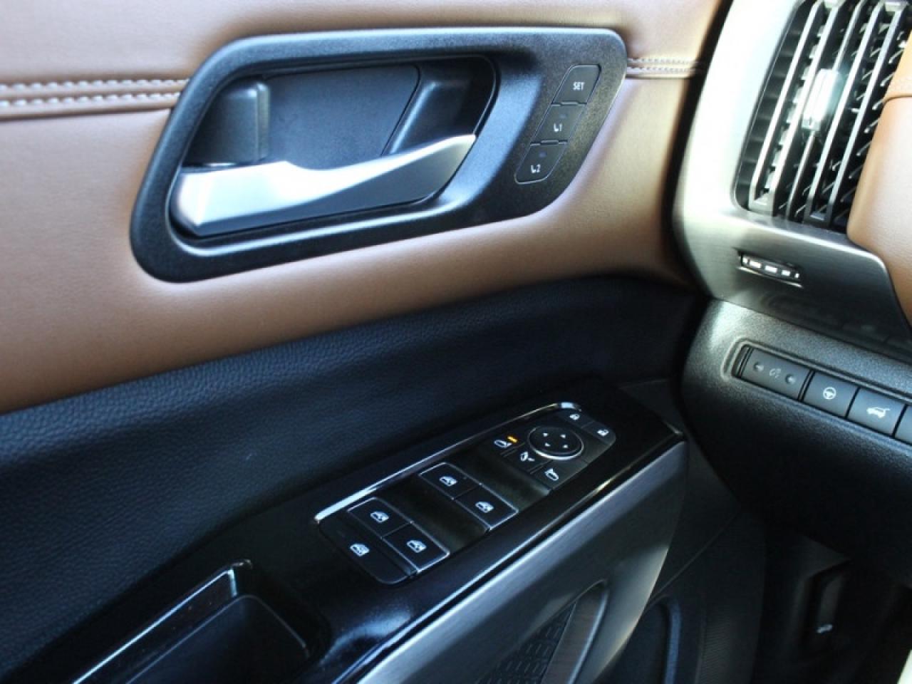 2023 Nissan Pathfinder Platinum  - Cooled Seats Photo