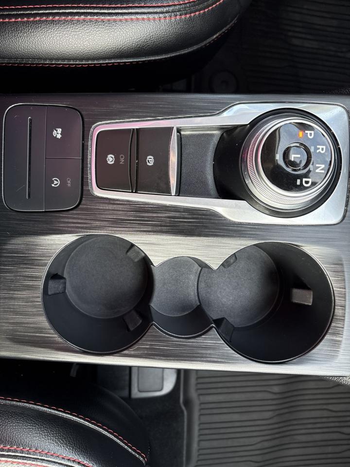 2021 Ford Escape SEL Photo5