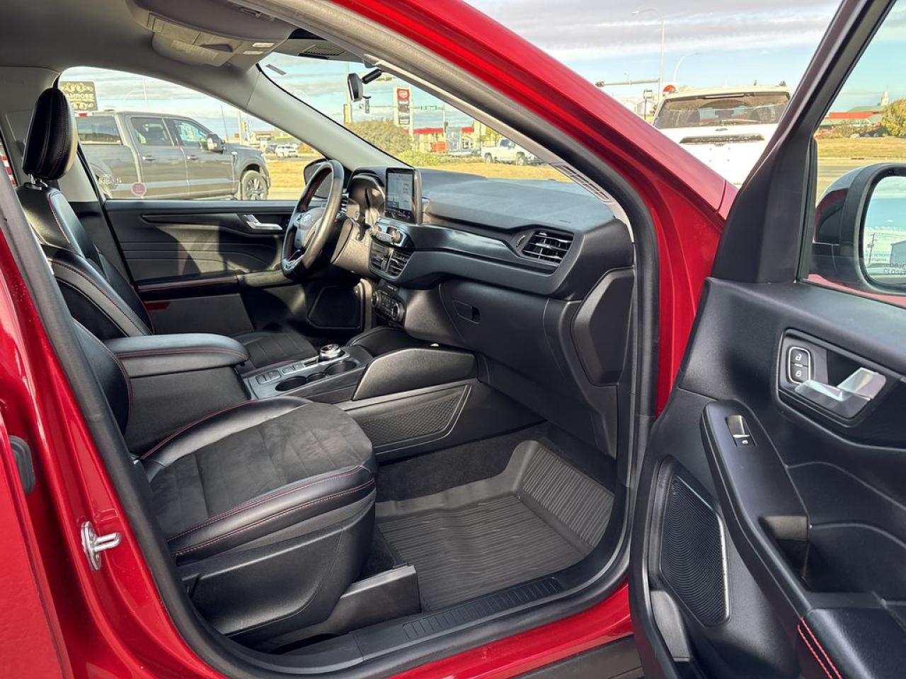 2021 Ford Escape SEL Photo5