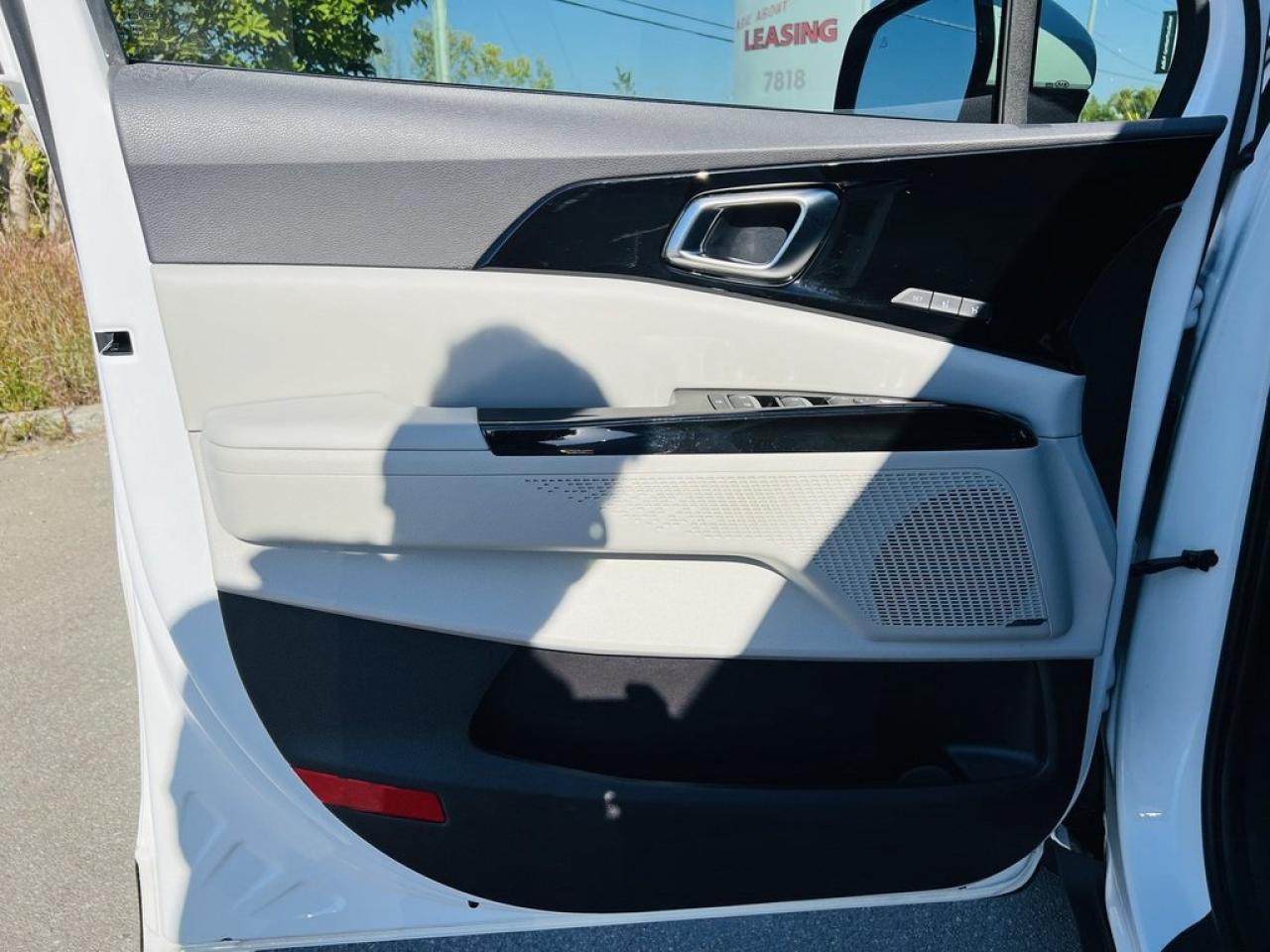 2022 Kia Carnival SX Photo4