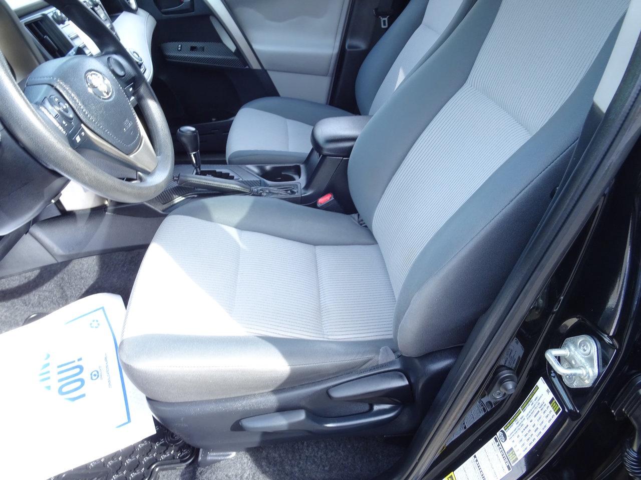 2013 Toyota RAV4 LE - Photo #10