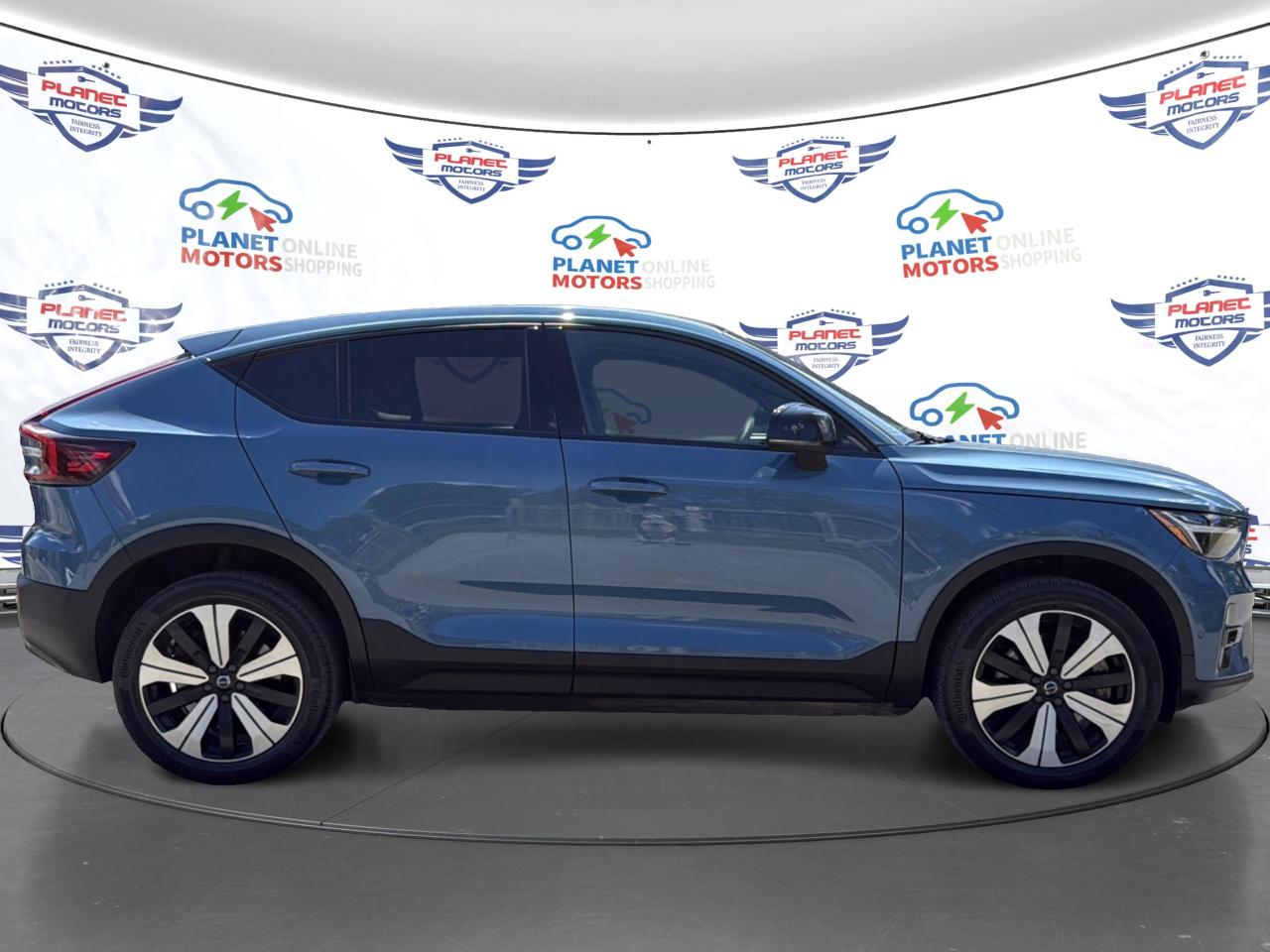 2023 Volvo C40 Recharge Pure Electric Pure Electric Plus Twin eAWD/NO ACCIDENT/CLEAN CARFAX/ONE OWNER Photo3