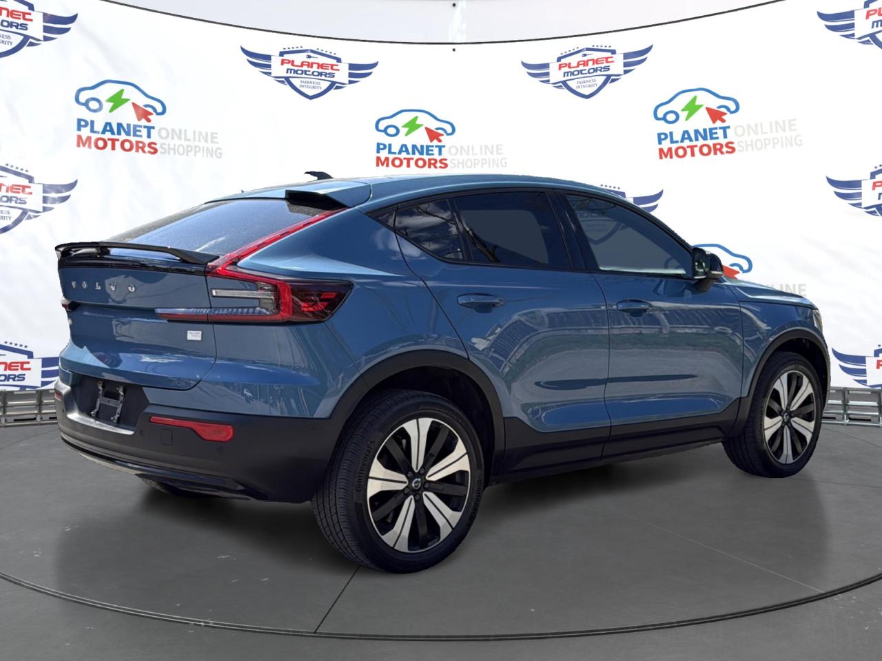 2023 Volvo C40 Recharge Pure Electric Pure Electric Plus Twin eAWD/NO ACCIDENT/CLEAN CARFAX/ONE OWNER Photo4