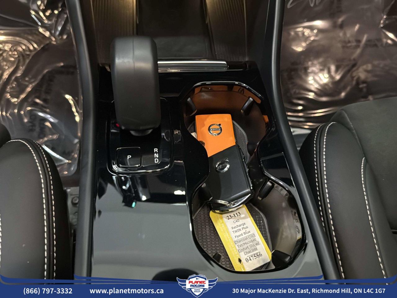 2023 Volvo C40 Recharge Pure Electric Pure Electric Plus Twin eAWD/NO ACCIDENT/CLEAN CARFAX/ONE OWNER Photo