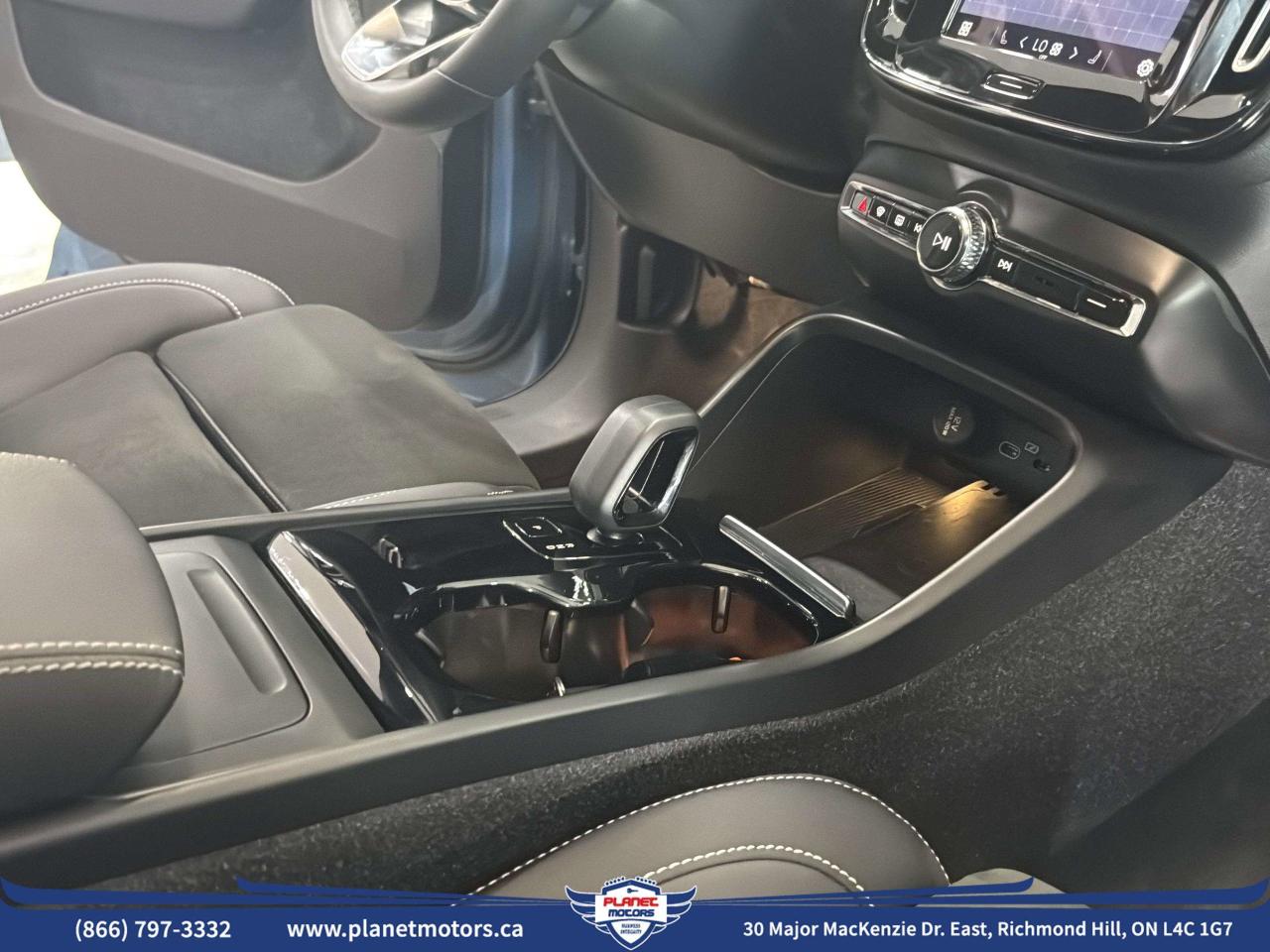 2023 Volvo C40 Recharge Pure Electric Pure Electric Plus Twin eAWD/NO ACCIDENT/CLEAN CARFAX/ONE OWNER Photo