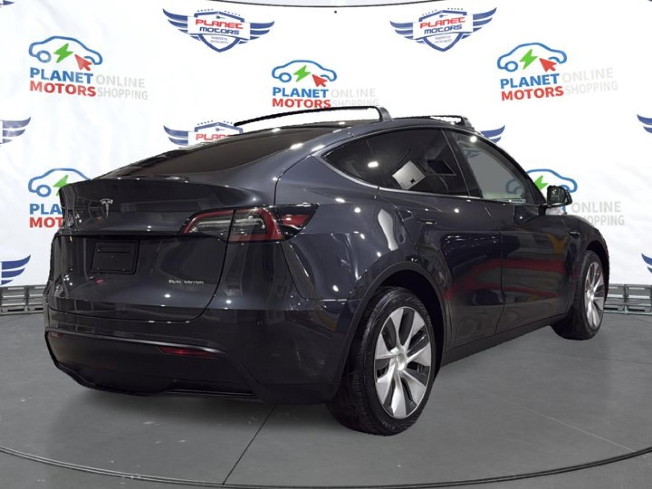 2024 Tesla Model Y LONG RANGE Photo4