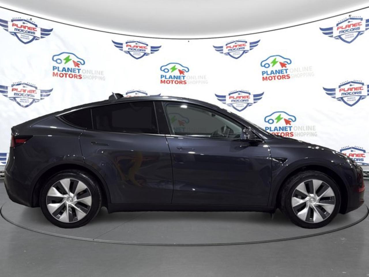 2024 Tesla Model Y LONG RANGE Photo3