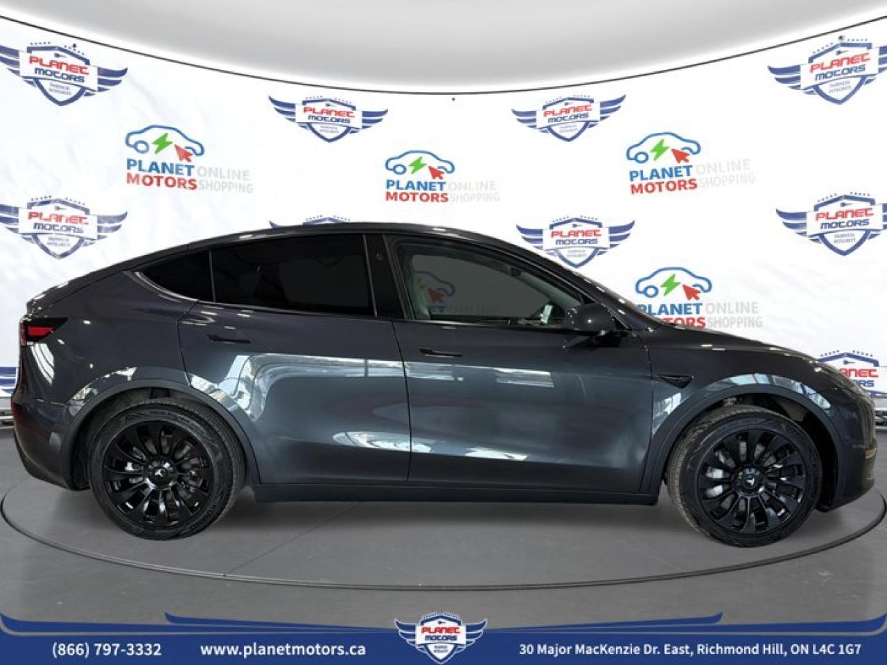 2024 Tesla Model Y RWD Photo3