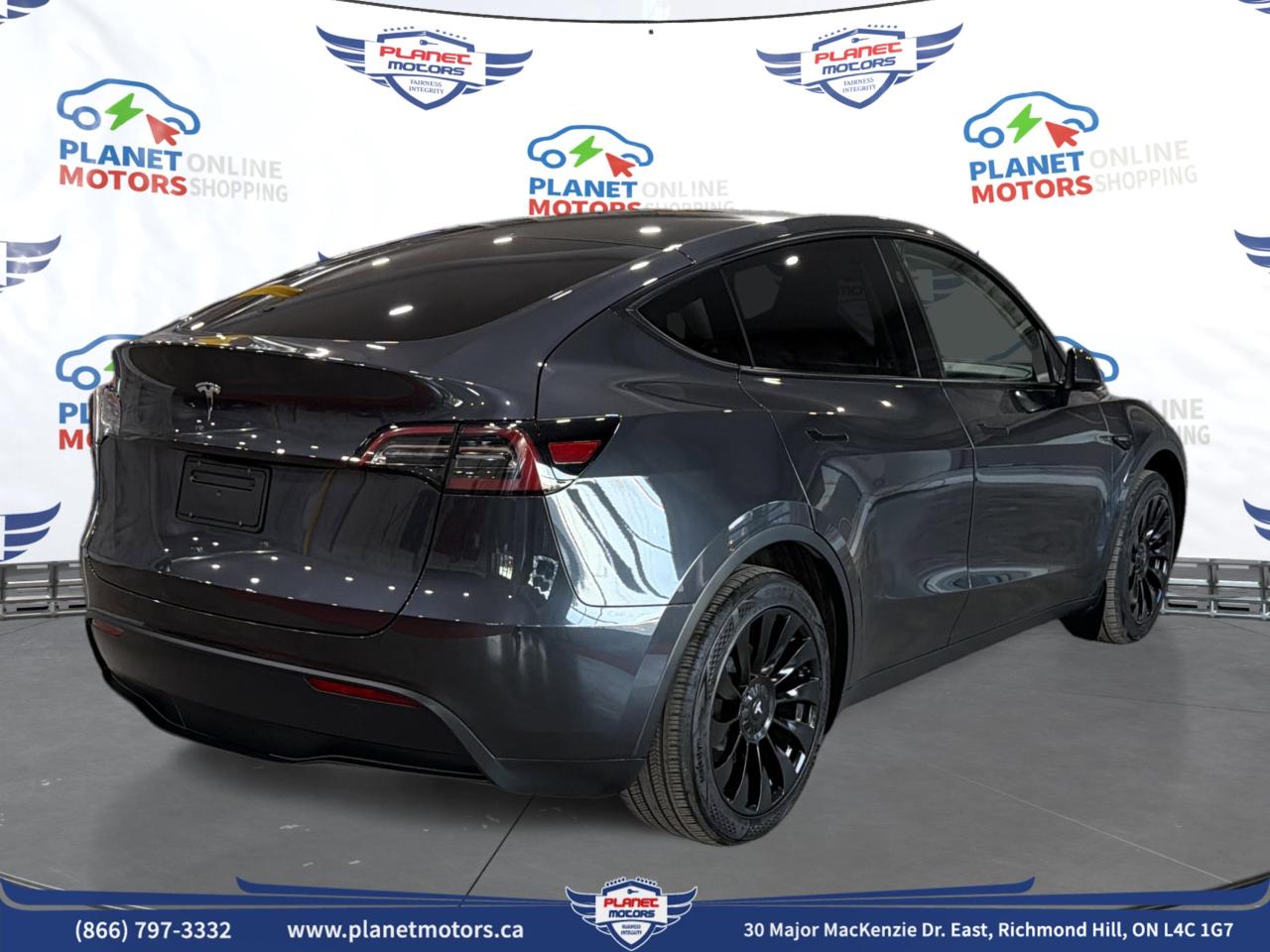 2024 Tesla Model Y RWD Photo4