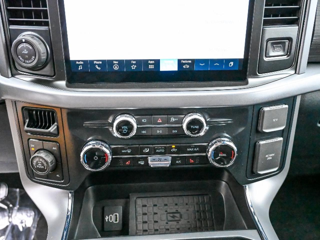 2025 Ford F-150 XLT Photo