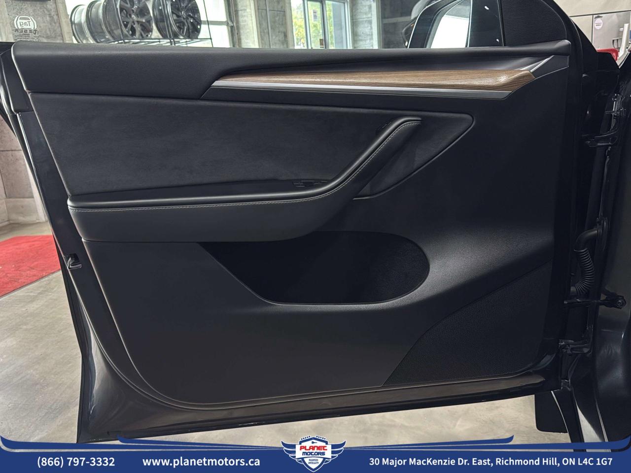 2024 Tesla Model Y LONG RANGE Photo