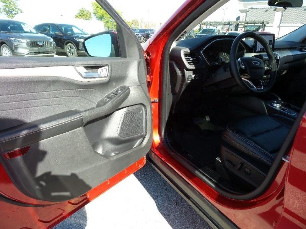 2022 Ford Escape SEL Photo5