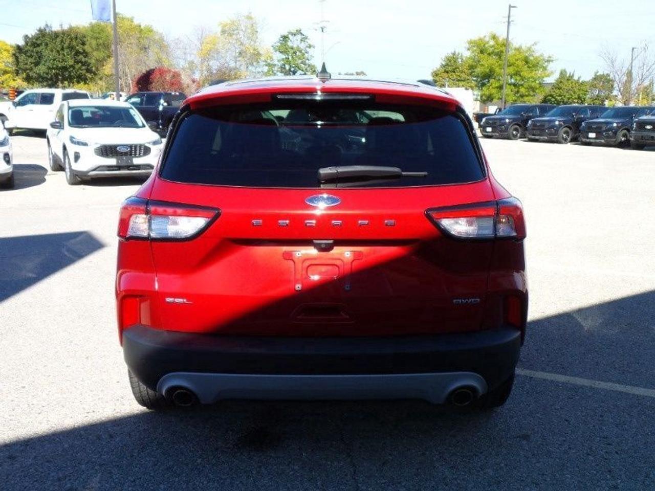 2022 Ford Escape SEL, AWD, LEATHER, PANO ROOF, NAVIGATION! Photo